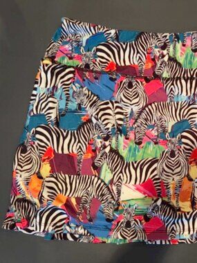 Women's colorful skort by Fulbelle. Size XL